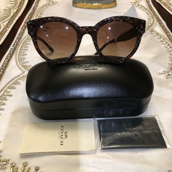 Coach/Carriage HC8265 Round Sunglasses NEW - Picture 1 of 9